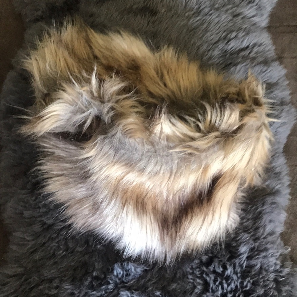 NWT MADDEN GIRL faux fur neck warmer🌲 - Picture 3 of 3